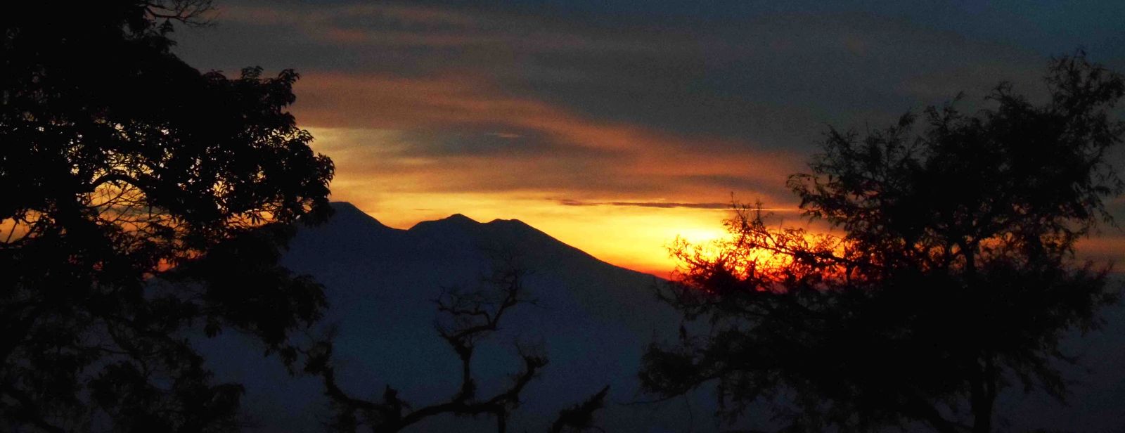 Bedah Mitos Gunung Salak