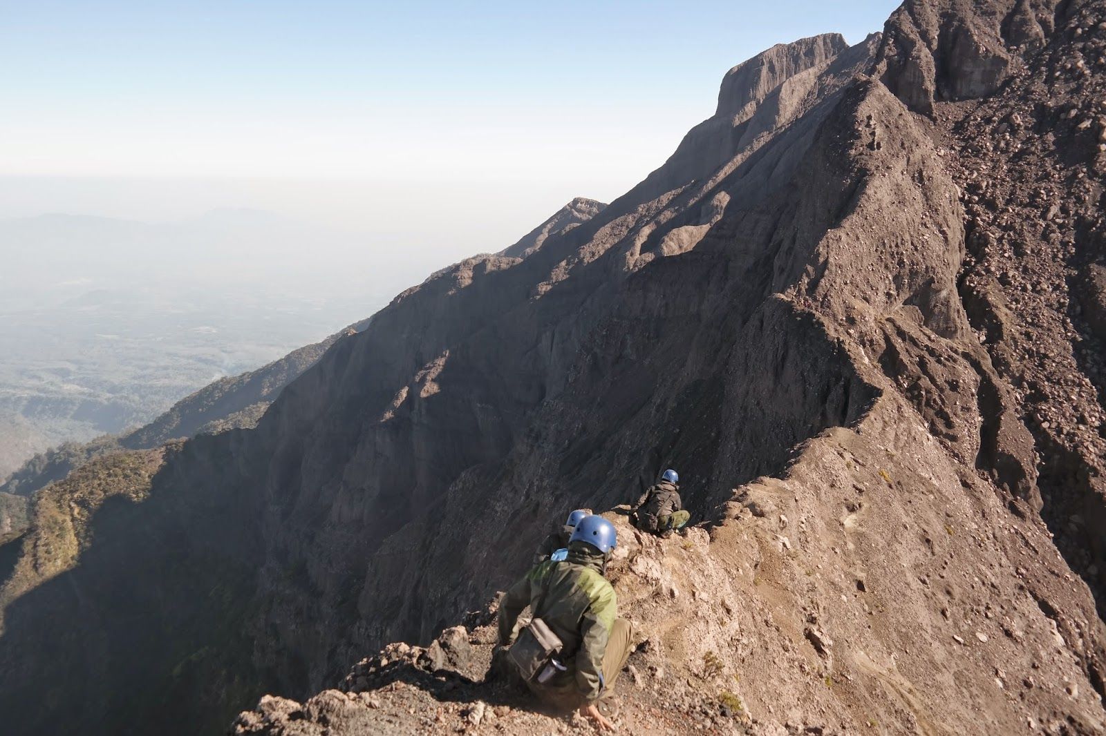 Meraung-raung Di Gunung Raung