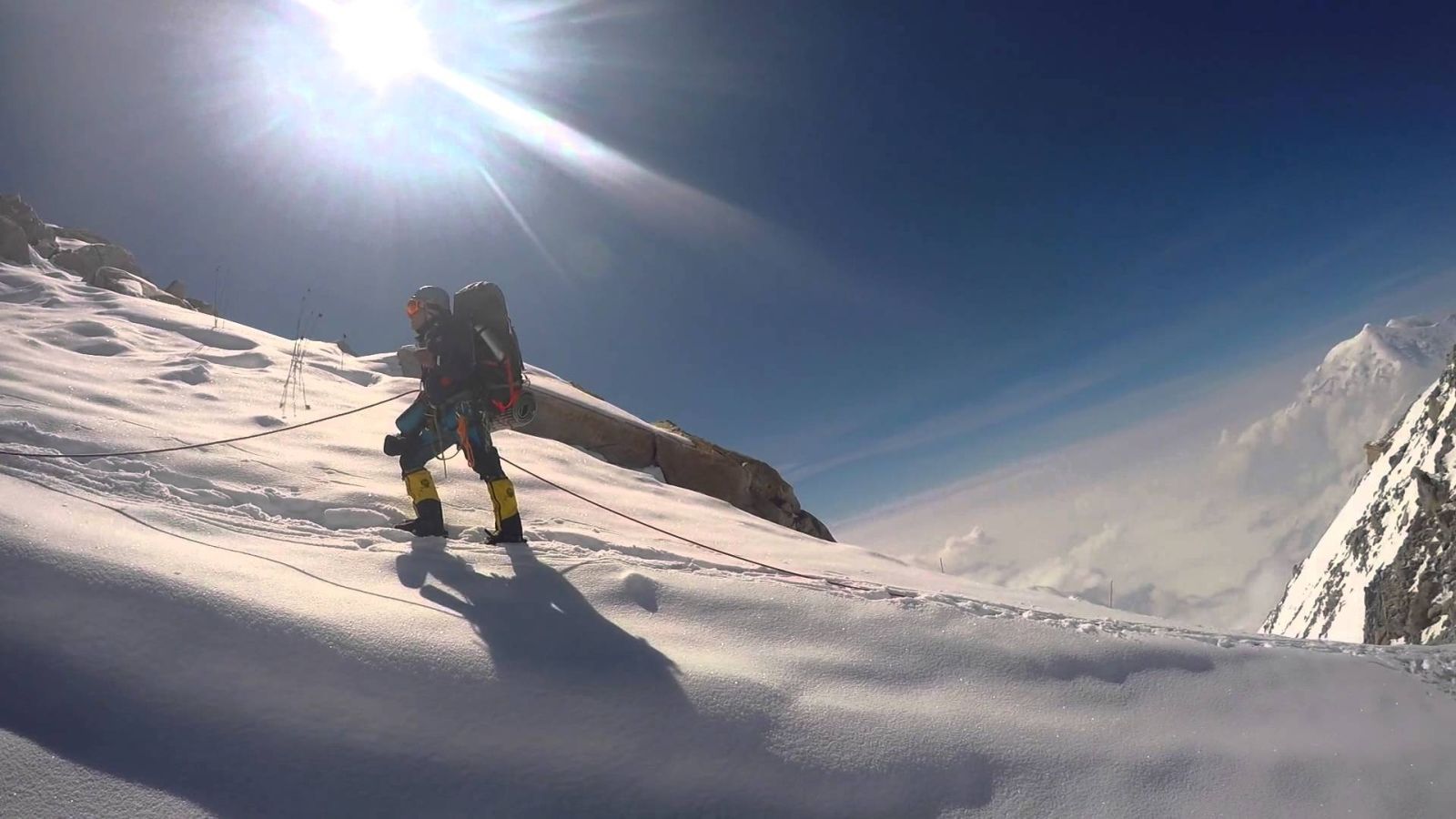 Ini Daftar Gunung Yang Punya Tantangan Tingkat Dewa! Berani?