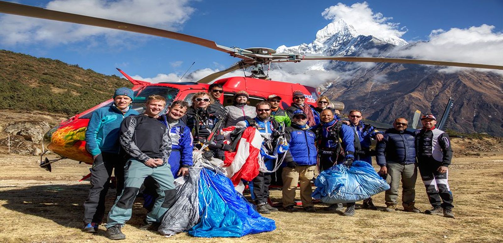 Go, Set, Jump! Skydive Dari Helikopter Nggak Kalah Seru Bro!