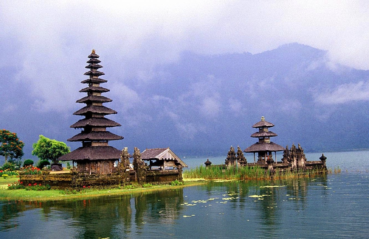 Mengenal Lebih Dalam Sejarah Serta Keindahan Pura Ulun Bedugul, Bali