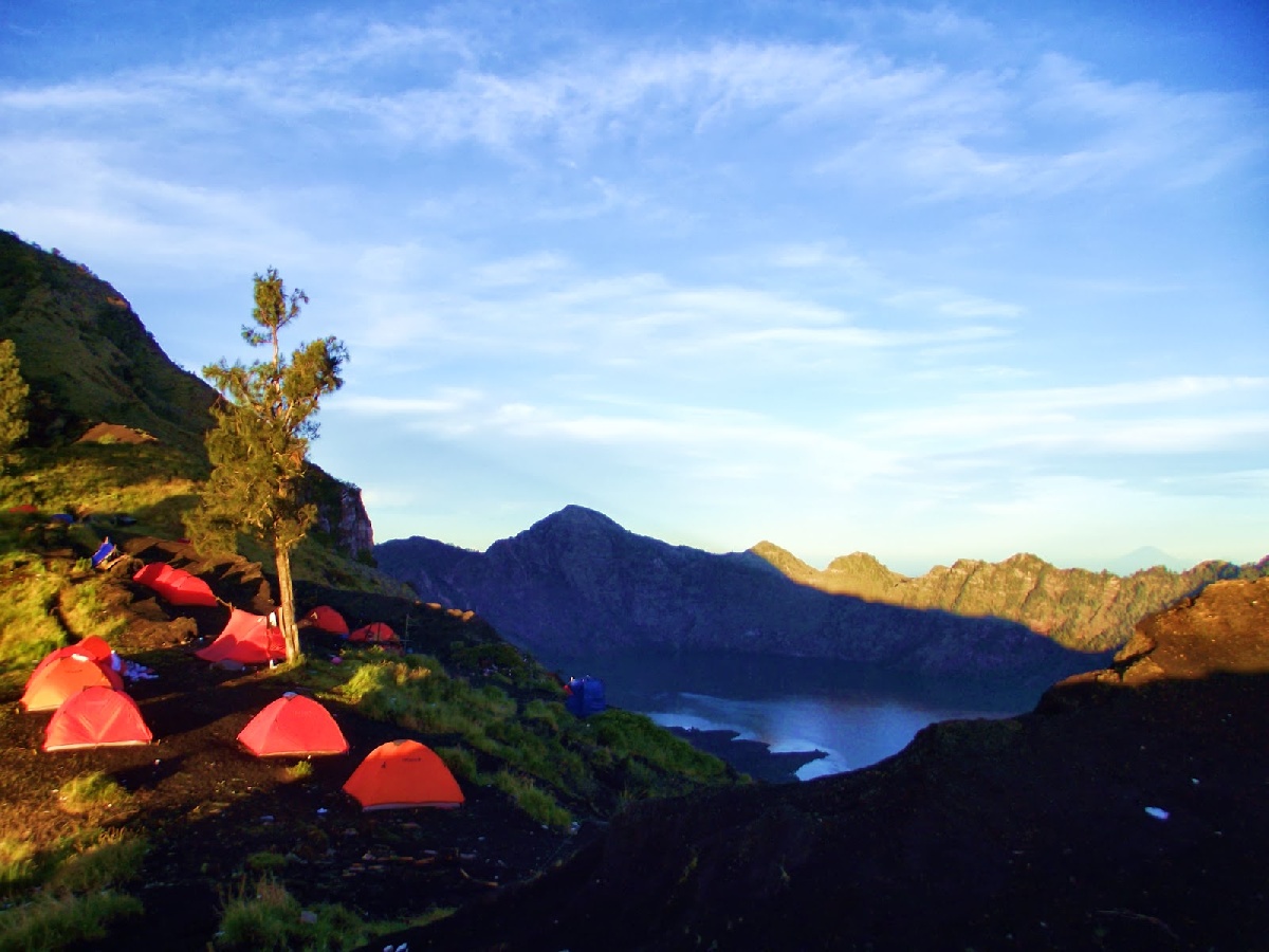 Trek Rinjani Yang Menuntun Para Pendaki Menuju Kecantikan Anjani