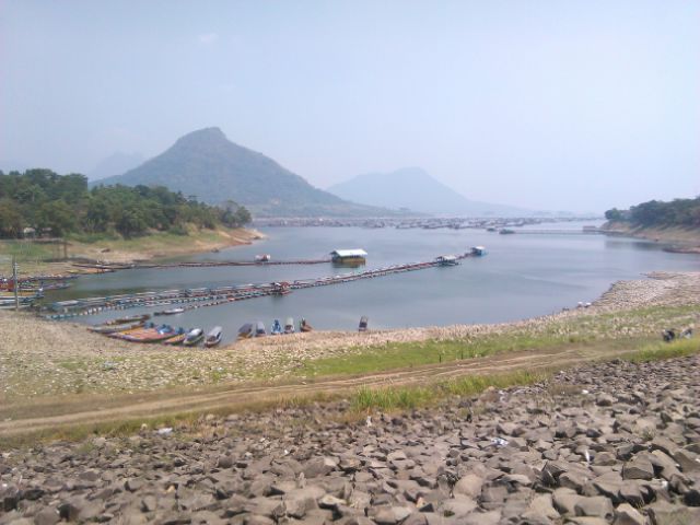 Berkemah Di Waduk Parang Gombong