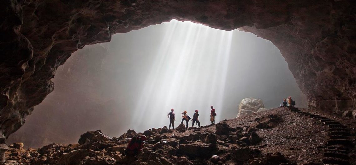 Cahaya Dari Surga Beserta 4 Aktivitas Di Gua Jomblang