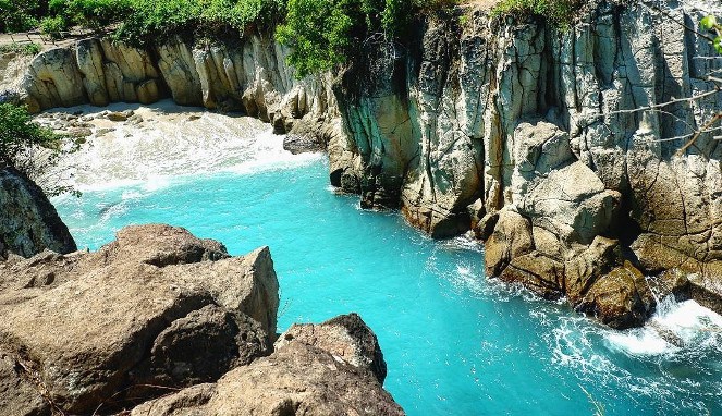 5 Fakta Unik Tentang Pantai Tanjung Silar Dari Sulawesi Utara