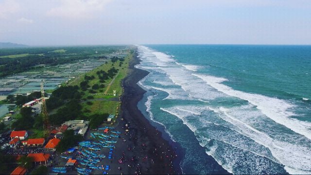 Mengungkap Kecantikan Pantai Jatimalang, Purworejo, Jawa Tengah
