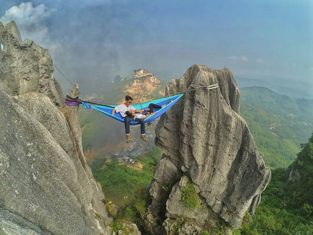 Tebing Citatah, Menikmati Adrenalin Dari Curam dan Terjalnya Tebing di Jawa Barat