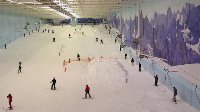 5 Spot Indoor Snowboarding Populer Di Dunia Yang Bisa Buat Lo Betah ...
