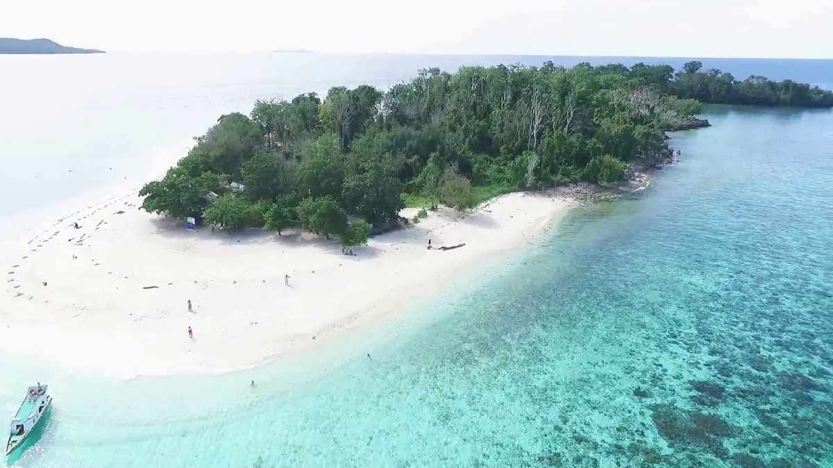 Menilik Keindahan Dari Pulau Lihaga, Putri Cantik Dari Minahasa Utara! 