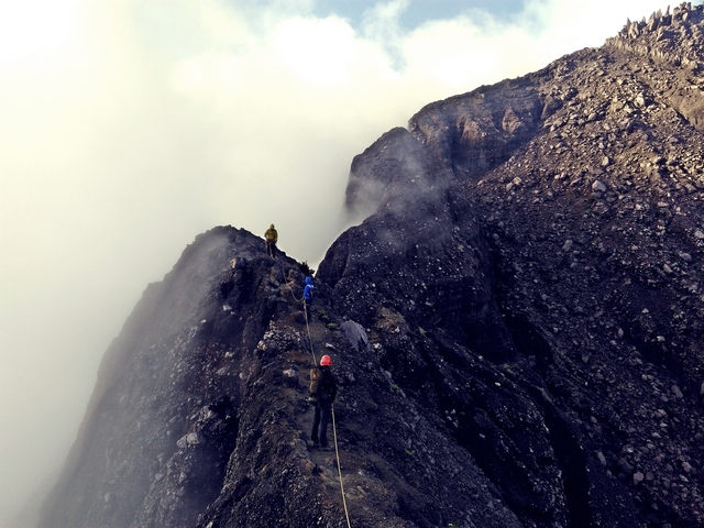 Janatan Ginting - Mendaki Gunung Raung (3.344 mdpl), Jalur Terekstrim di Pulau Jawa