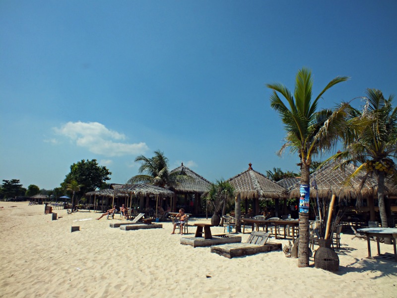 Serunya Bermain-Main Di Pantai Bandengan Beserta 5 Fakta Menariknya!