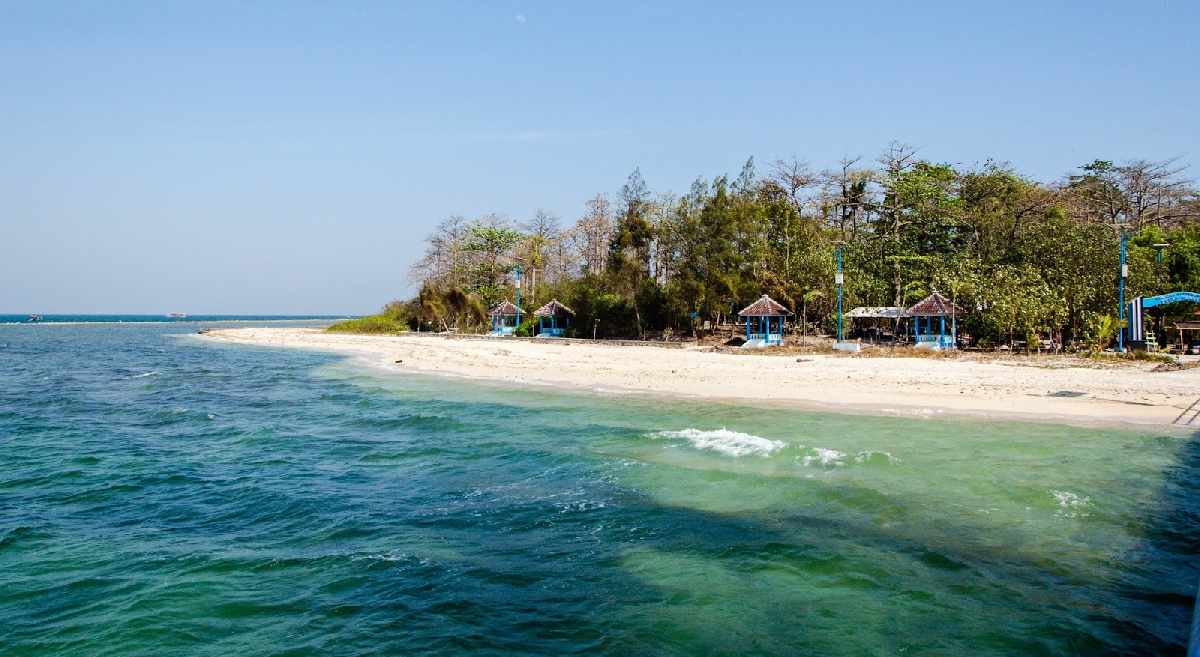 Menyibak Keindahan Pulau Panjang Yang Berada di Jepara, Jawa Tengah