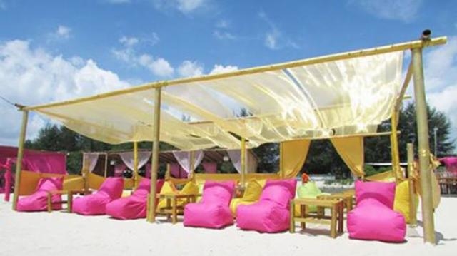 Fasilitas di Pantai Pulau Kapuk