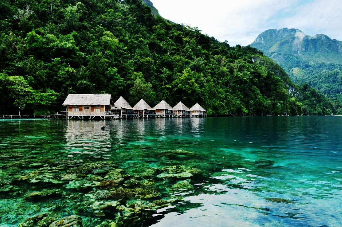 Pantai Ora, 5 Tips Untuk Datang ke Potongan Surga Terembunyi di Maluku