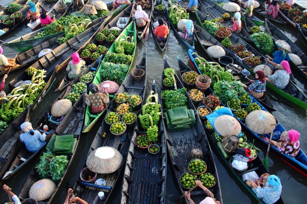Keunikan Pasar Apung Banjarmasin Serta Nikmatnya Kuliner Khas Kota Banjarmasin!