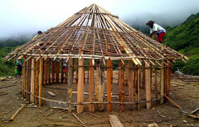 Lembah-Lembah dan Pegunungan Rumah Honai