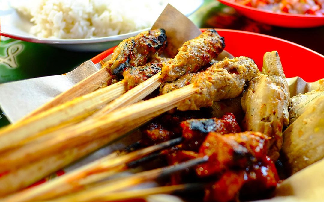 7 Makanan Khas Bali yang Nikmat dan Harus Lo Coba Bro!