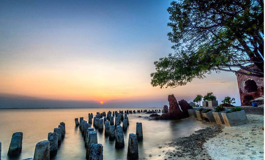 4 Fakta Menarik Dibalik Keindahan Alam Pulau Kelor Yang Perlu Lo Ketahui Bro!