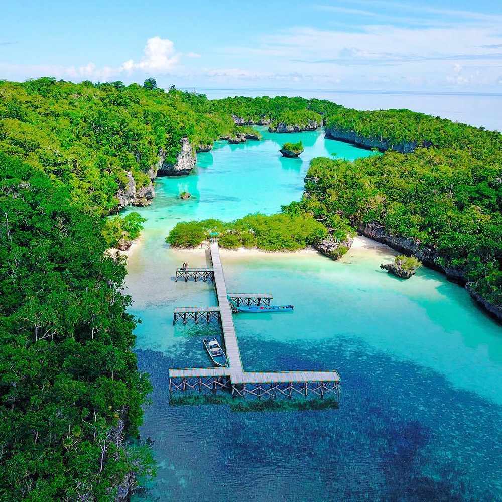 Tak Perlu Jauh-Jauh Ke Raja Ampat, Ke Pulau Bair Saja Sudah Cukup Kok Bro!