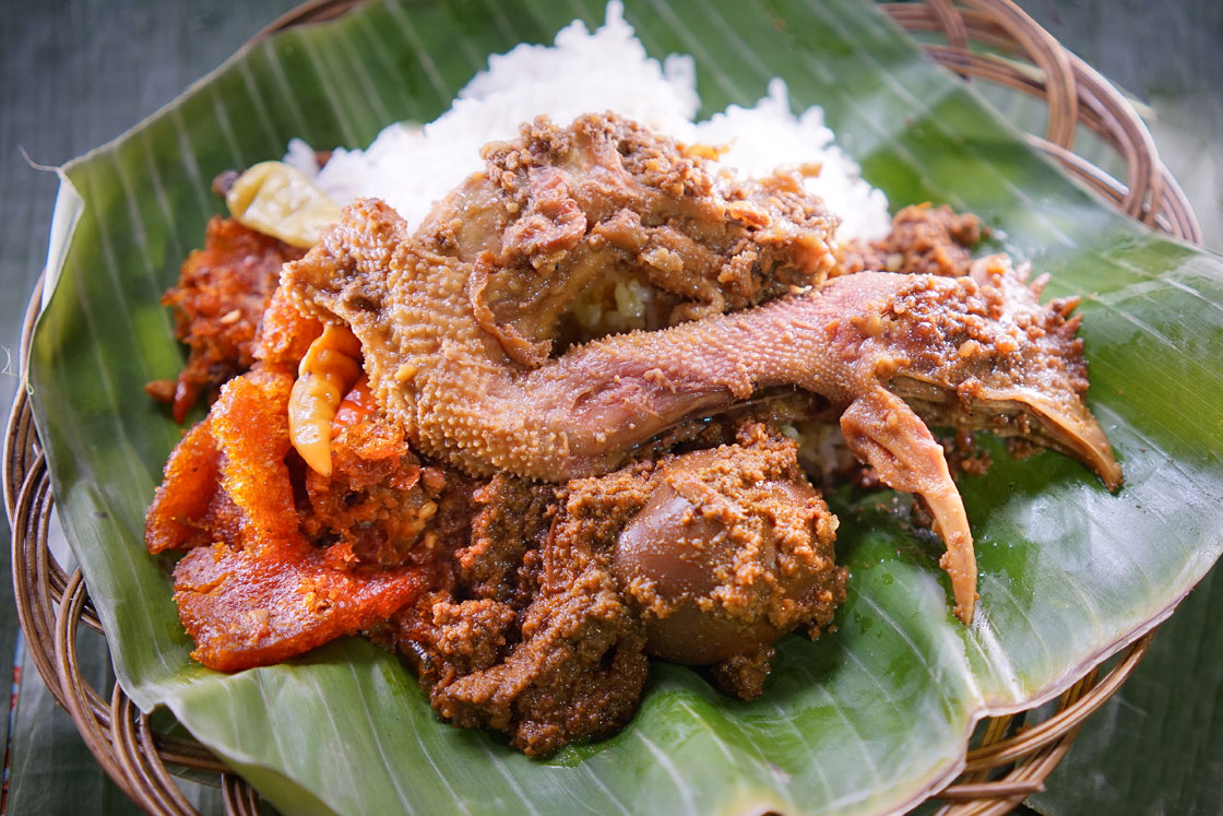 7 Pilihan Kuliner Khas Indonesia yang Akan Menggoyangkan Lidah Lo!