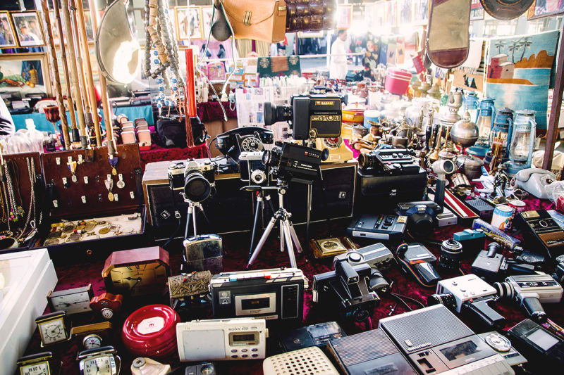 7 Kolektor di Dunia Yang Hobi Mengoleksi Barang Unik Saat Berpetualang! 