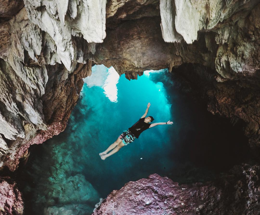 Jernihnya Air Gua Haji Mangku yang Mampu Membuat Lo Terpana!