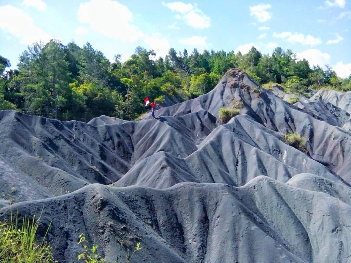 Gumuk Pasir Sumalu, Keindahan Alam di Toraja Utara yang Instagrammable!