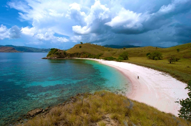5 Fakta Menarik Mengenai Pantai Koka, Hidden Beach Terindah di Nusa Tenggara Timur!