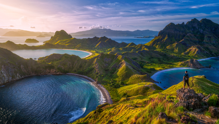 5 Tips Trekking Menarik ke Pulau Padar yang Bisa Bermanfaat Untuk Lo, Nih!