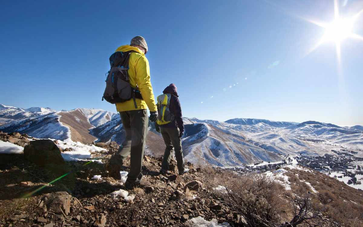 6 Hal yang Perlu Lo Lakukan saat Gempa Mengguncang Gunung