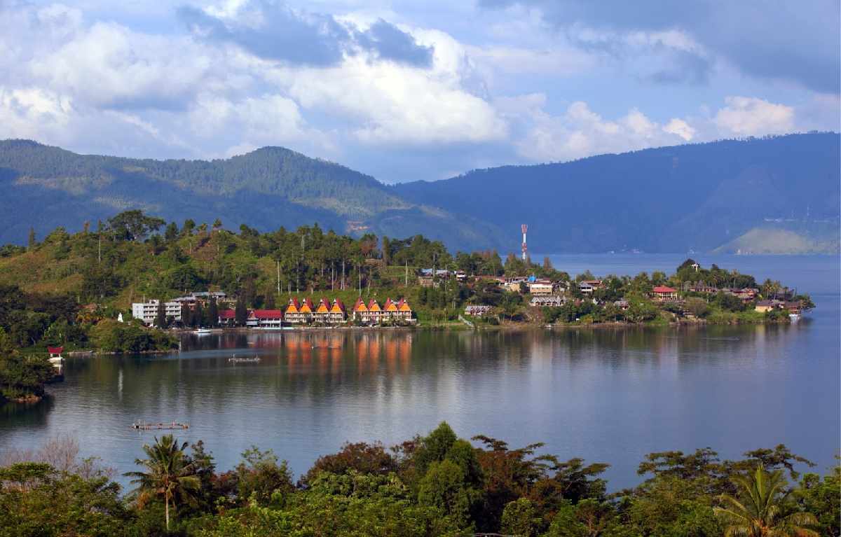 Tiga Obyek Wisata Menarik di Pulau Samosir