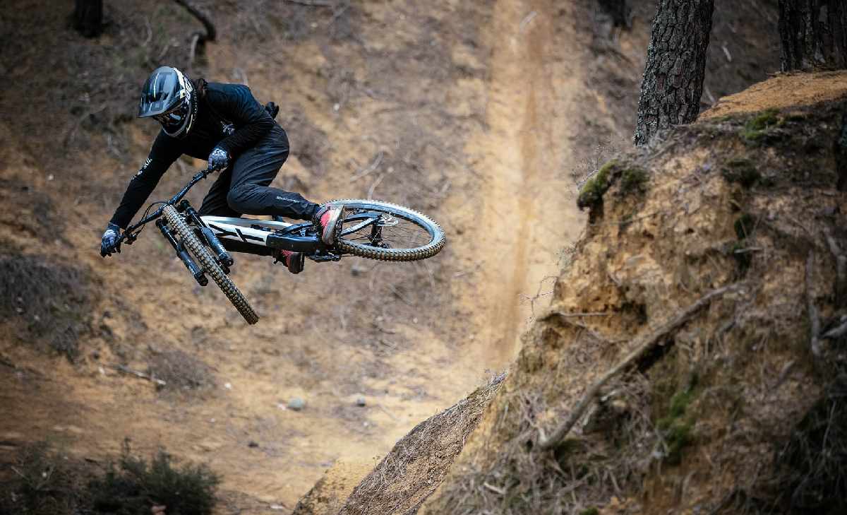 Panggilan Untuk Penggila MTB dan Downhill Masa Kini, Sudah Siap Pompa Adrenalin Lo?