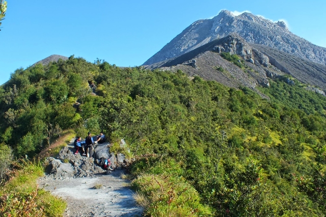 Misteri Gunung Merapi, 7 Kisah Mistis Ini Bikin Lo Makin Deg-Degan Saat ...