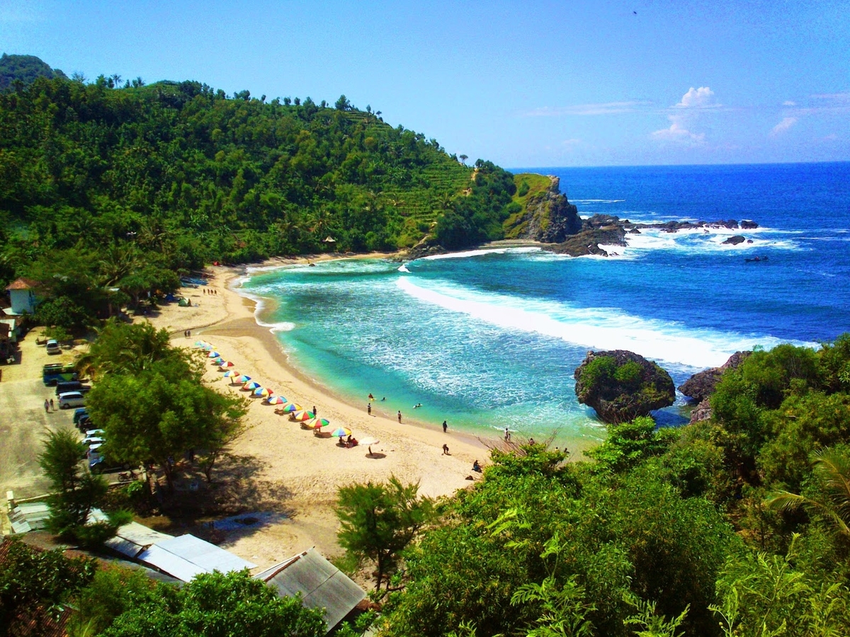 Pantai Nglambor, Keindahan Alam di Yogyakarta yang Patut Untuk Lo Kunjungi!