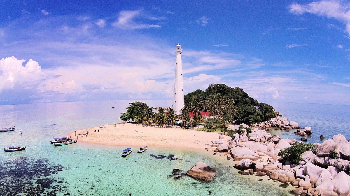 5 Aktivitas yang Bisa Lo Lakukan Ketika Berlibur ke Pulau Lengkuas, Bangka Belitung!