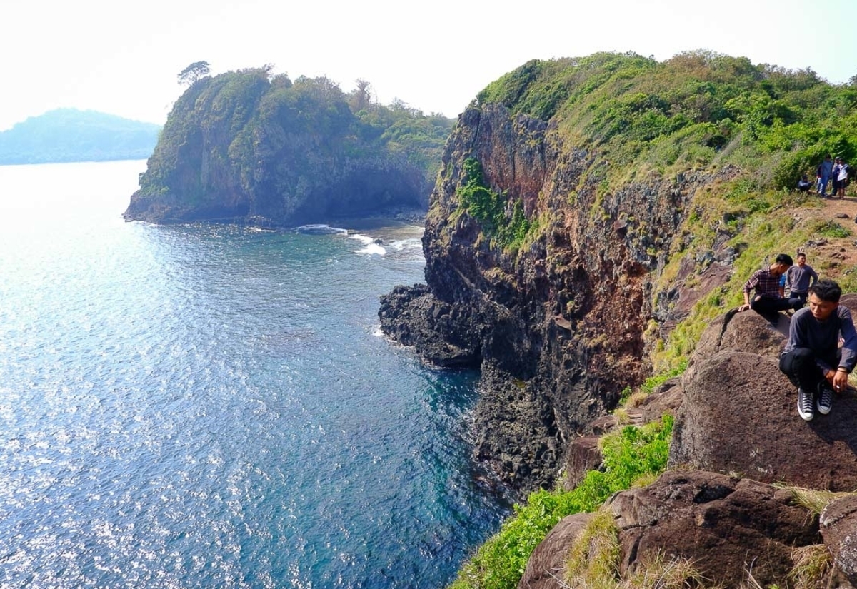 5 Spot Eksotis di Pulau Sangiang yang Wajib Lo Kunjungi di Tahun 2019!