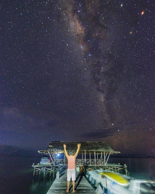 Spot dengan Pemandangan Bintang nan Indah – Waigeo, Raja Ampat