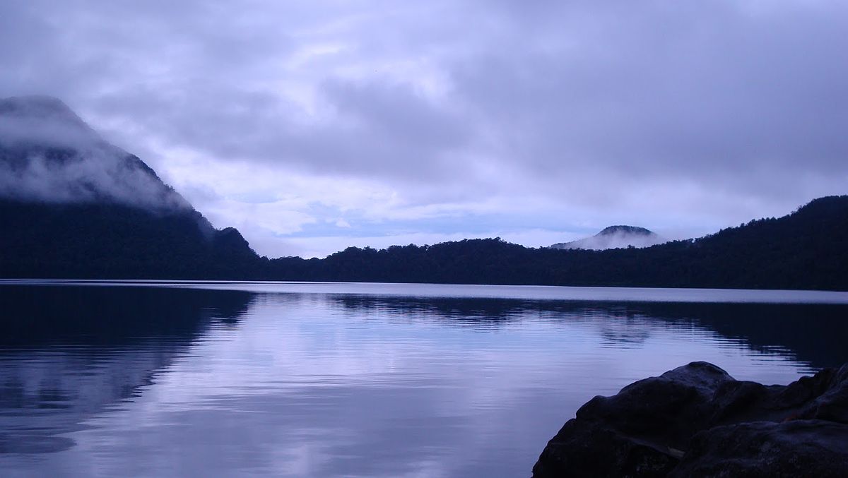 5 Keindahan Alam di Danau Gunung Tujuh yang Akan Membuat Lo Terpesona!