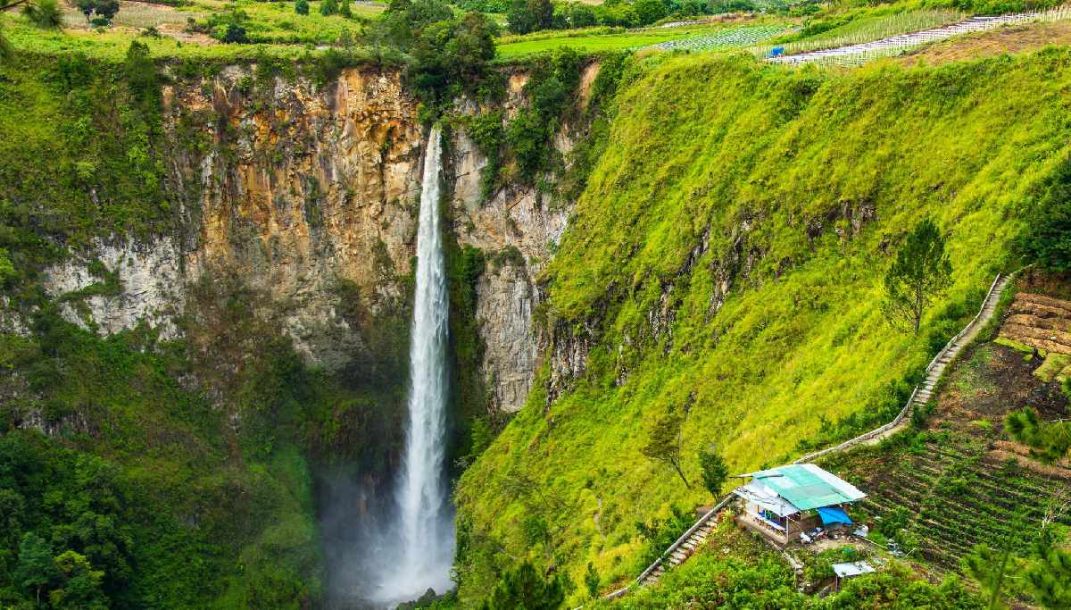 Sudahkah Lo Jelajahi 5 Wisata Air Terjun Terindah di Sumatera Utara Ini?
