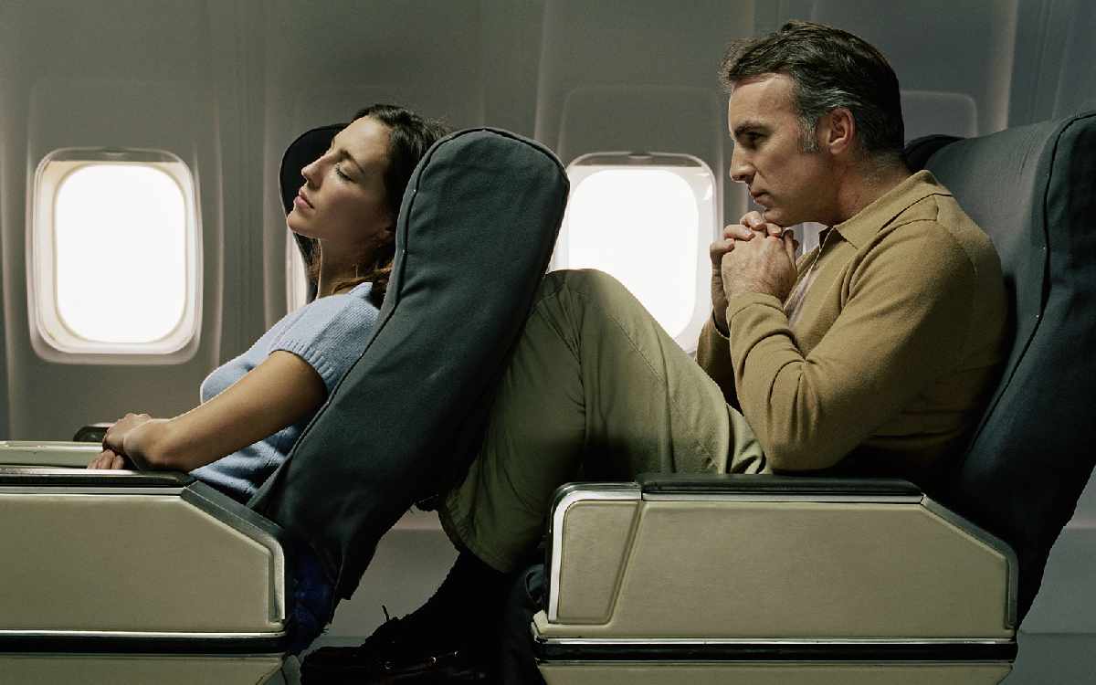 6 Sikap Menjengkelkan Penumpang Pesawat Terbang yang Tidak Layak Ditiru!