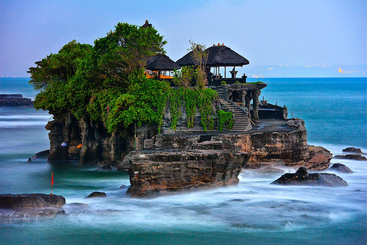 Selain dari Keindahannya, 5 Hal Menarik Ini Patut Untuk Lo Lakukan Ketika Berada di Tanah Lot, Bali!