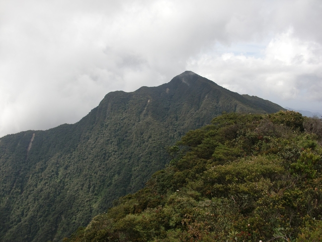 Gunung Tertinggi yang Ada di Malaysia – Gunung Korbu