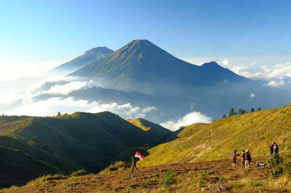 Gunung Prau dan 3 Mitos Menyeramkan Dibalik Segala Keindahannya!