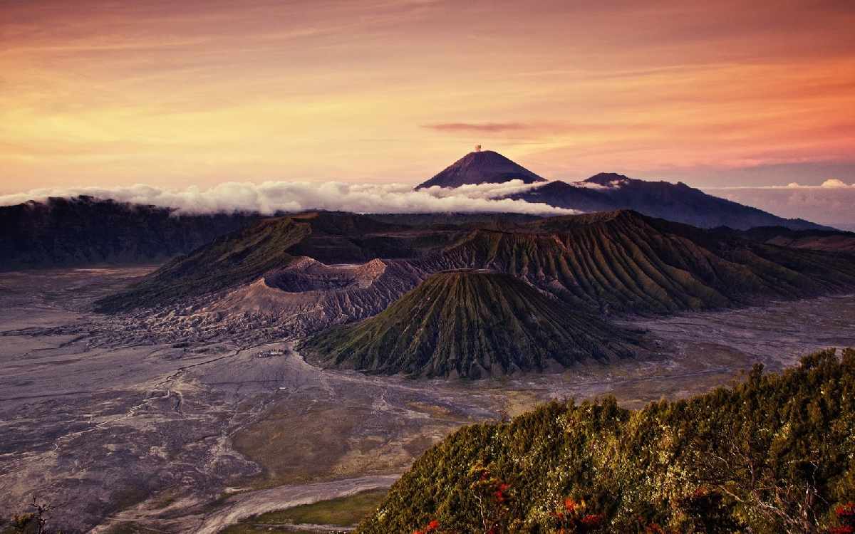 Deretan 7 Spot Wisata Indah dan Menarik di Gunung Bromo