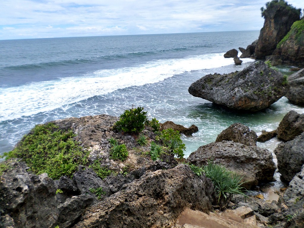 4 Hal Menarik yang Bisa Lo Lakukan di Pantai Ngobaran