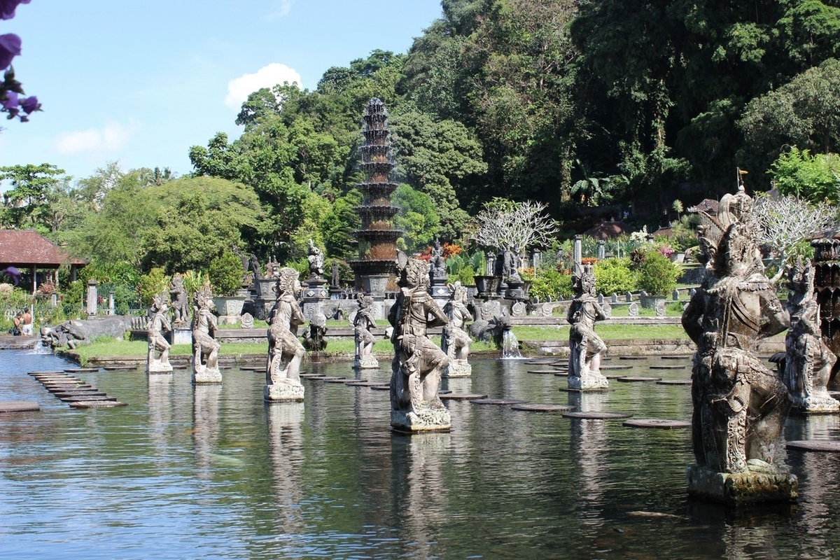 5 Fakta Menarik Dibalik Keindahan Taman Air Tirta Gangga di Bali!