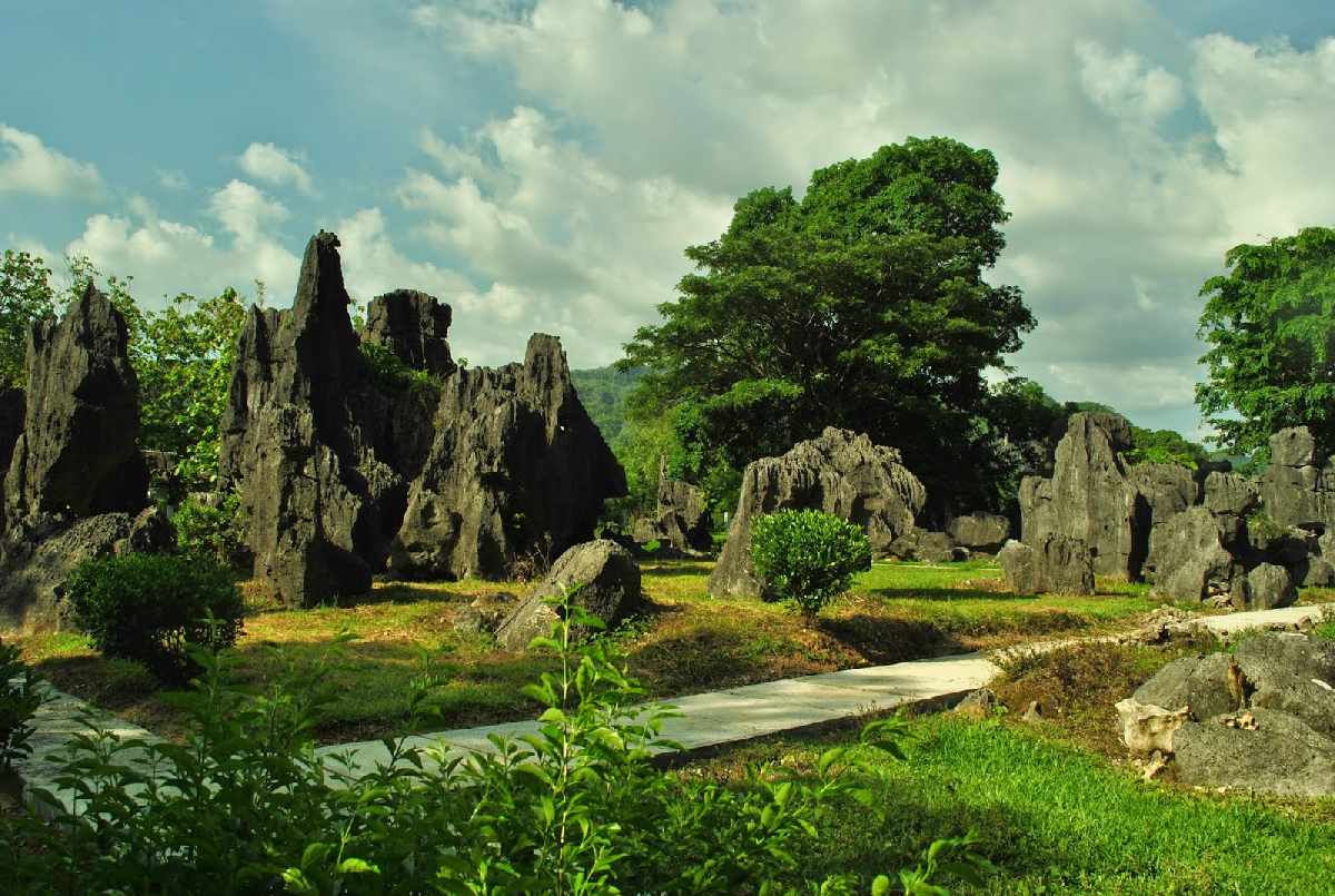Taman Nasional Bantimurung: 7 Spot Menantang yang Mesti Lo Taklukan!