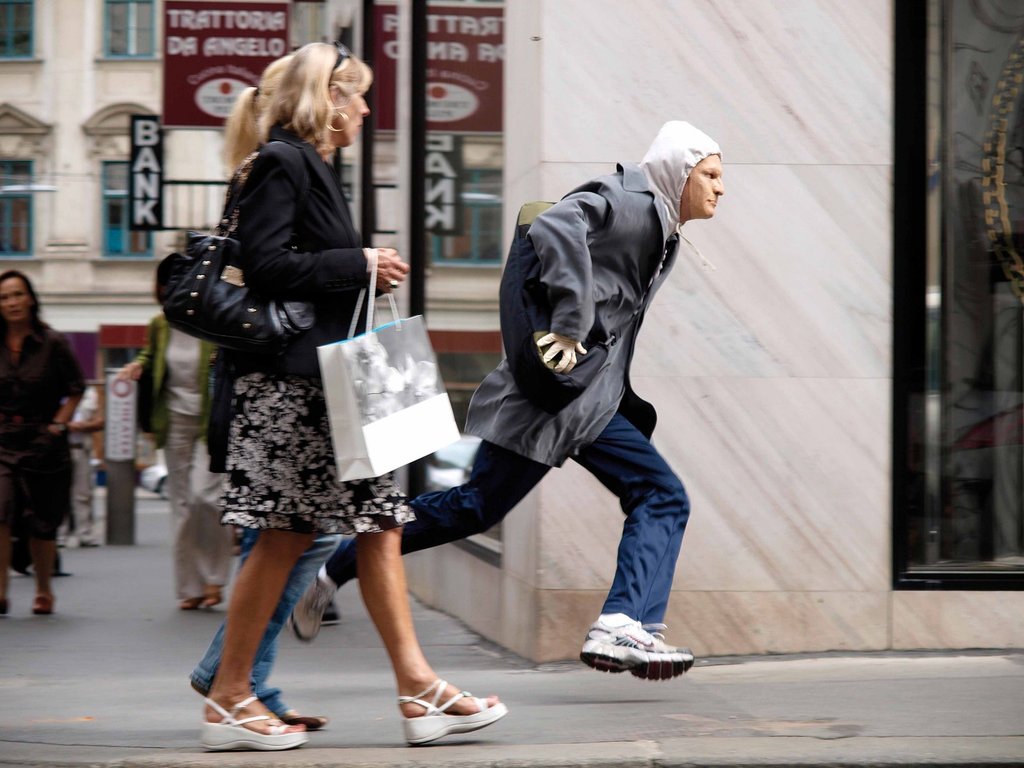 5 Kiat Ampuh Memperkecil Risiko Kena Jambret saat Traveling