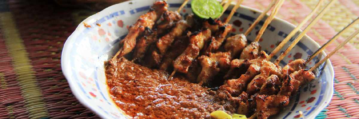 4 Makanan Tradisional Lombok dengan Cita Rasa Pedas dan Gurih!