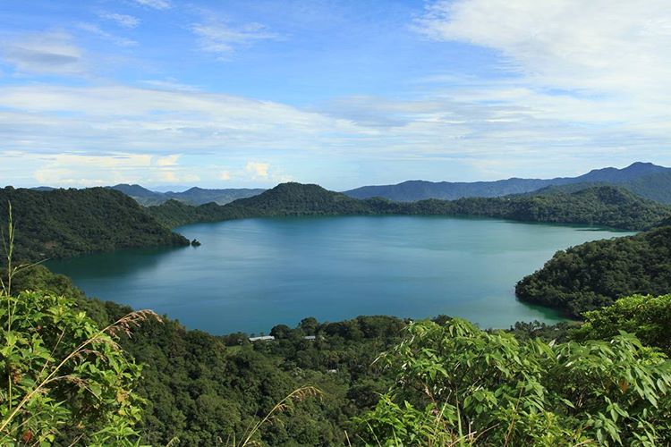 Danau Sano Nggoang: 4 Hal Menarik yang Bisa Lo Temukan Jika ke Sana!